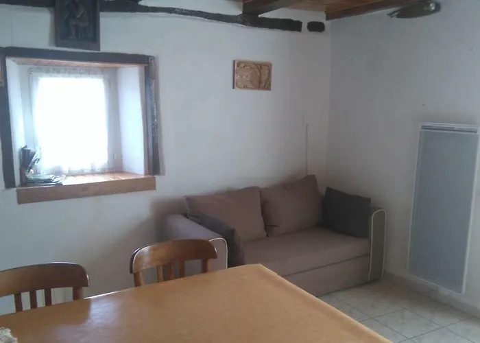 Location Insolite Dans Un Four A Pain * Saint-Etienne-de-Carlat